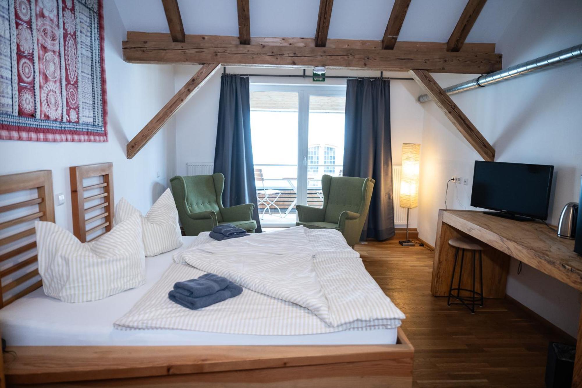 Alte Kass Hotel & Kaffeehaus Neidlingen Екстериор снимка